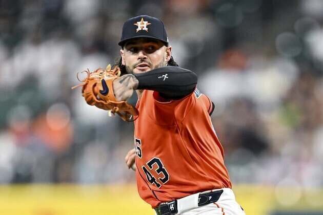 Astros trade RHP Lance McCullers Jr. to Brewers