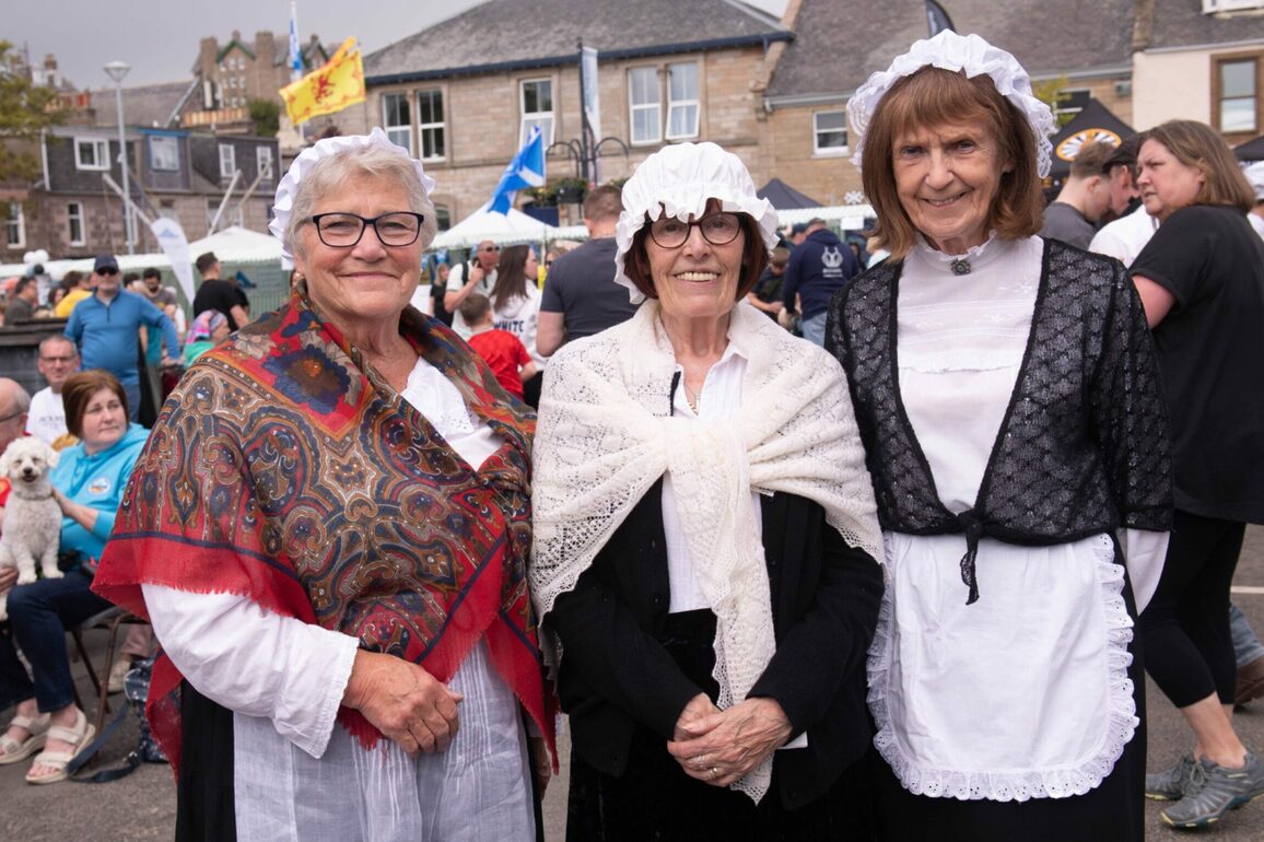 Gallery- Hundreds gather for Stonehaven's Feein' Market