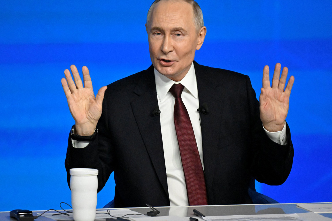 Zelenskyy calls Putin "a man of war" after Russia's deadly attack on Kyiv