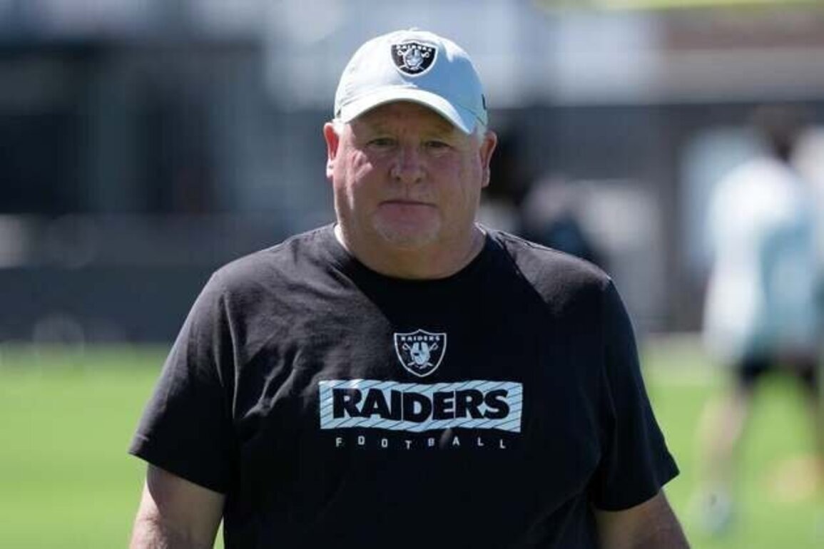 Northwestern hires Chip Kelly as offensive coordinator