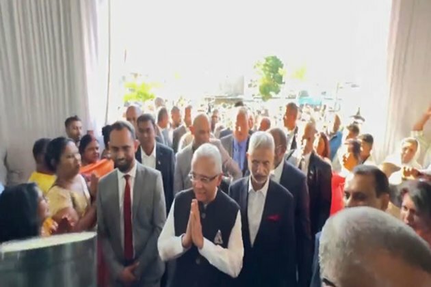 "Delighted to witness a Bhojpuri Geet Gawai welcome; Mauritius is home away from home": Jaishankar