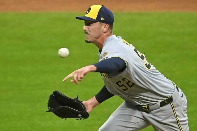 White Sox continue trend, add ex-Brewer Bryan Hudson