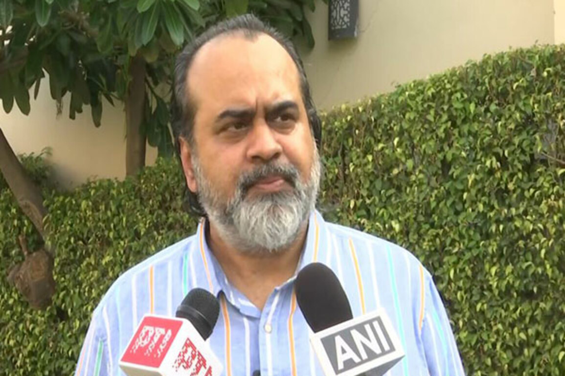 "They have never really been a democracy, Pakistan army benefits when Pakistan gets destroyed": Acharya Prashant