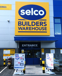 Employees at Selco Builders Warehouse vote to support leading cancer charity