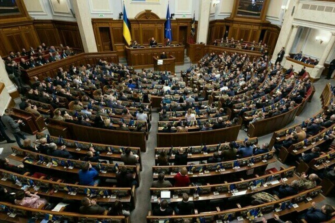 Ukrainian MPs protest Zelenskys dictatorship 