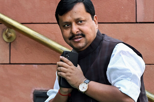BJP chief Nitin Nabin receives grand welcome in Bengaluru, to attend key party meetings