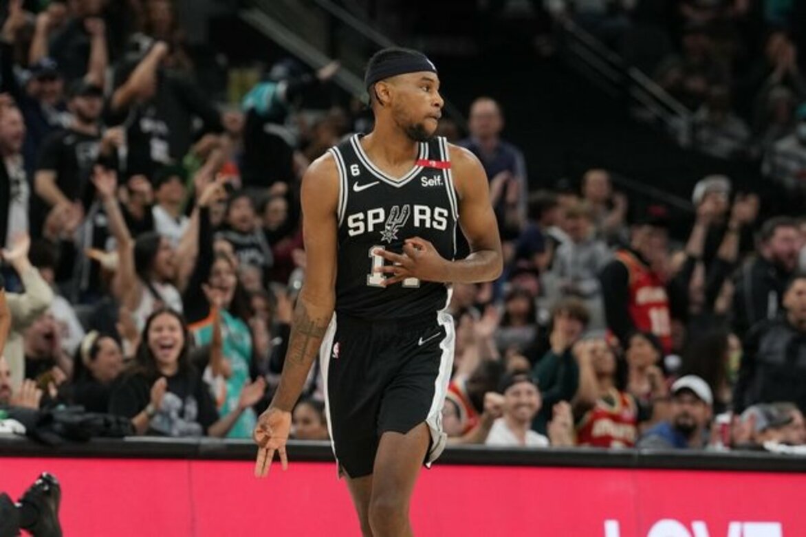 NBA roundup: Spurs overcome 24-point deficit, down Hawks