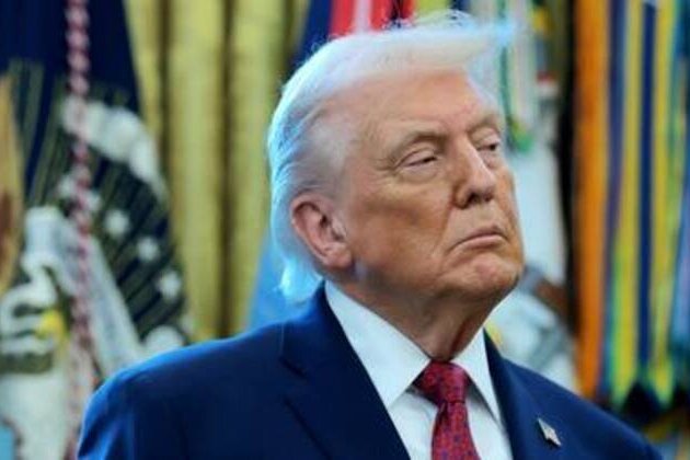 Trump brands NYT a 'national security threat'
