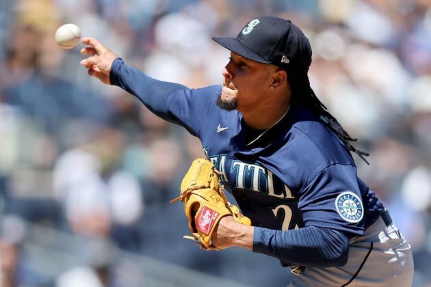 MLB roundup: Luis Castillo beats Yanks in Mariners debut