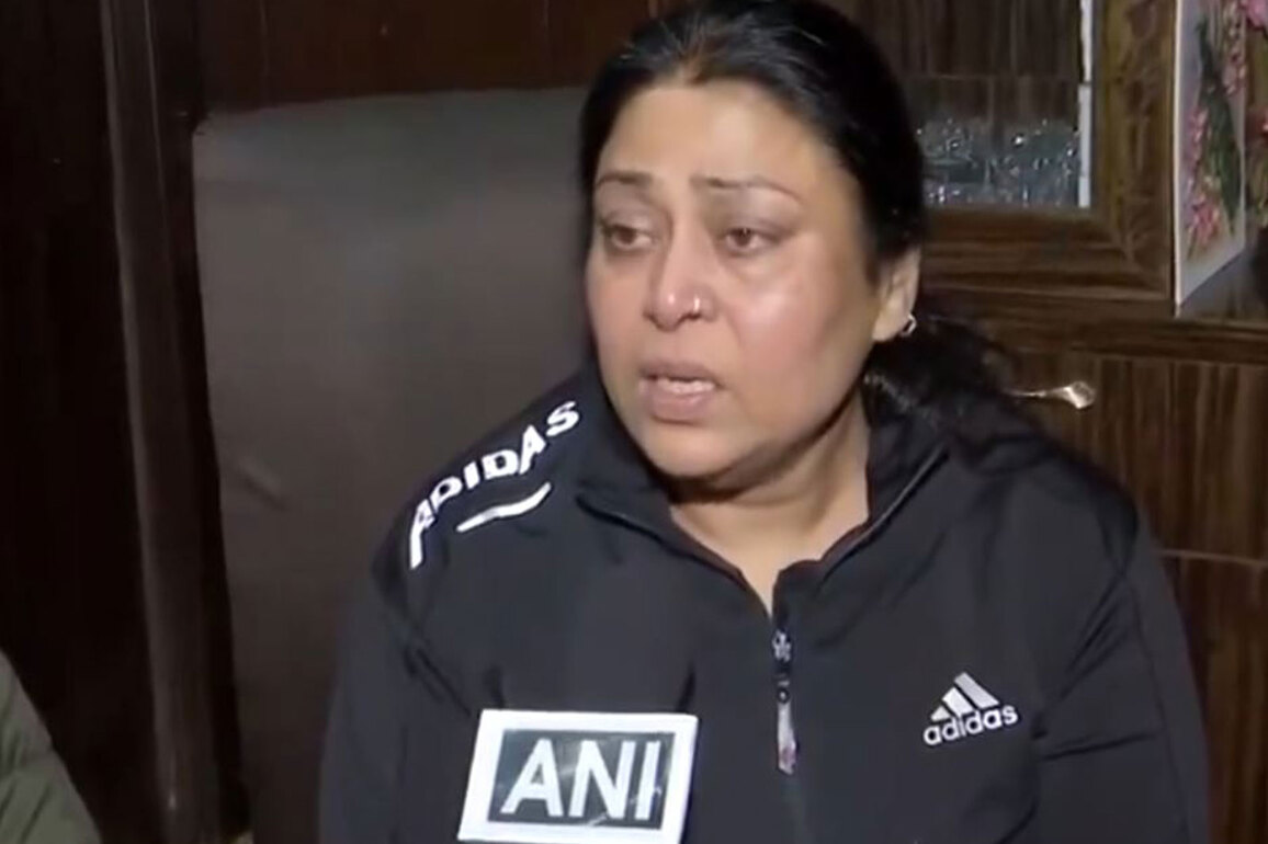 Delhi: Goons strip, brutally assault father-son duo in Laxmi Nagar