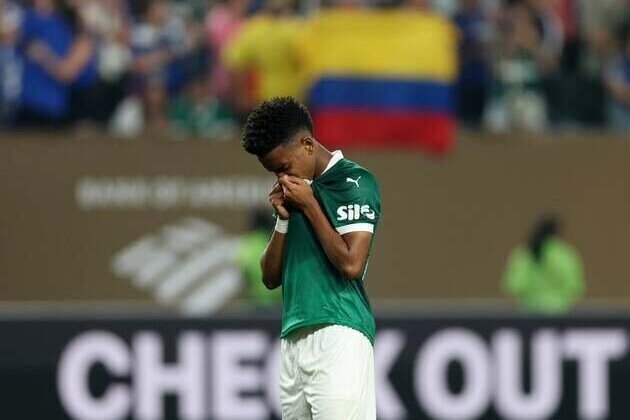 Report: Estevao rehabbing in Brazil with World Cup status in doubt