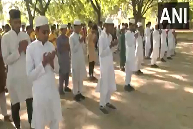 Uttar Pradesh: Students offer prayers for victims of Pahalgam terrorist attack