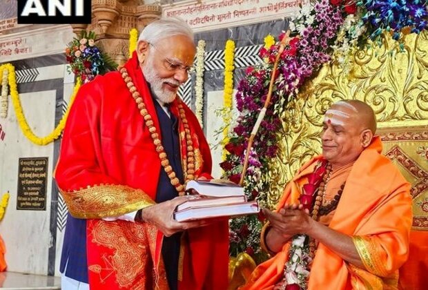 PM Modi seeks blessing from Dwarka Shankaracharya Swami Sadanand Saraswati in Gujarat