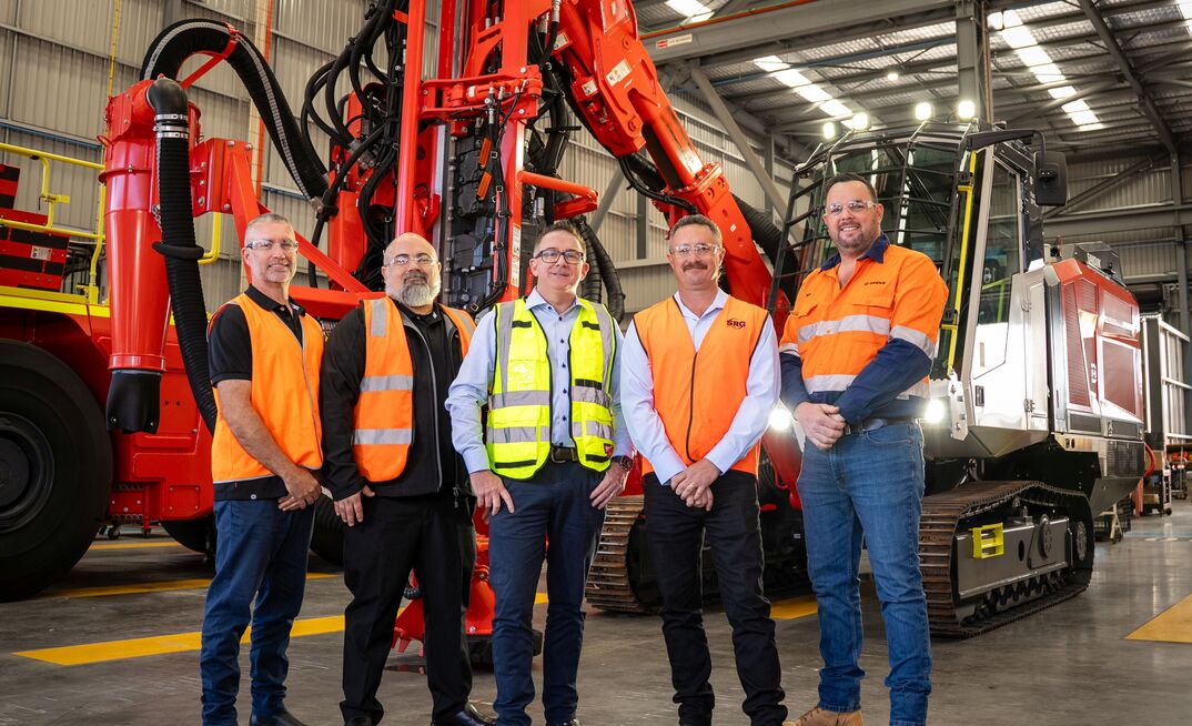 Terry Dean (left), Michael Forrest, Nathan Steiner, Shane Van de Velde and Nick Brown with the Pantera DP 1510i rig