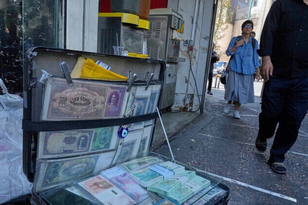 US hits Iran with fresh sanctions