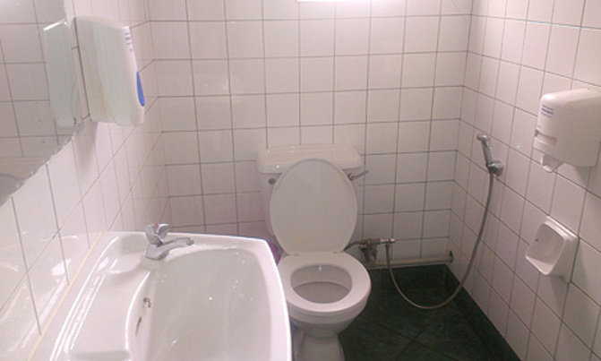 Mind your toilet manners Ugandans Mind your toilet manners Ugandans