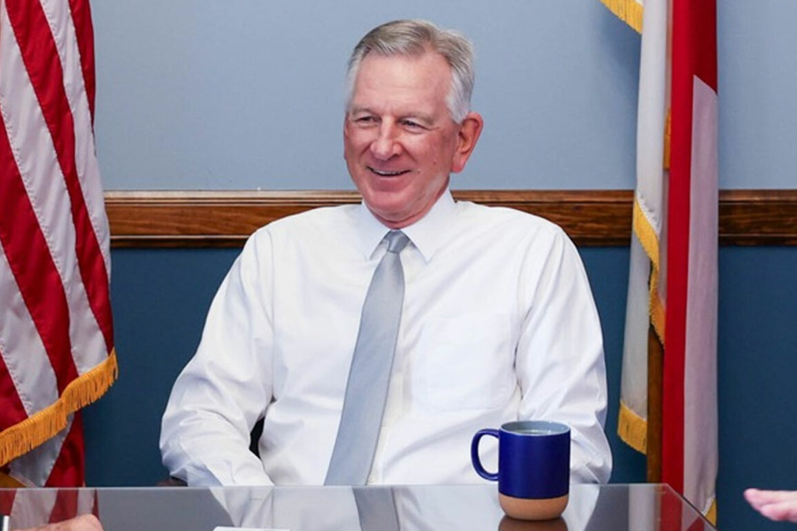 Tuberville calls out Texas Longhorns while speaking about issues with NIL