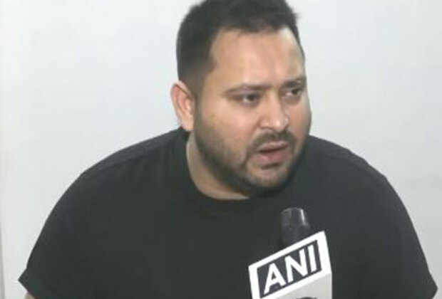 "Khatara Gaadi...": Tejashwi Yadav takes aim at Bihar CM Nitish Kumar