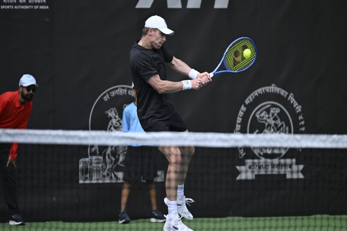 Ivashka stuns top seed Gomez; Shimizu, Gray and Ajdukovic advance at Maha Open ATP Challenger Men's Championships
