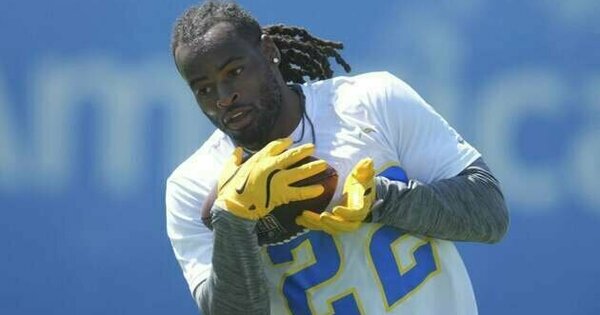 Chargers RB Najee Harris (eye) hurt in fireworks incident
