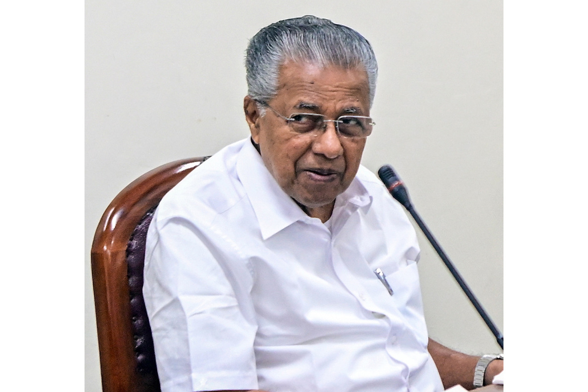Pinarayi Vijayan slams Centre over fuel price hike, calls it "daylight robbery"