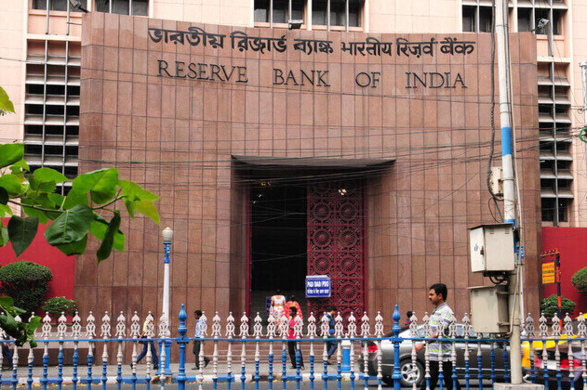 India rushes to reclaim gold reserves