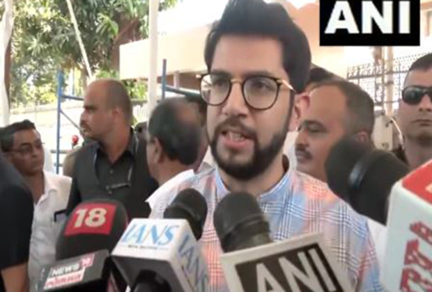 Shiv Sena leader Aditya Thackeray slams Maharashtra govt over Nagpur violence, law and order collapse