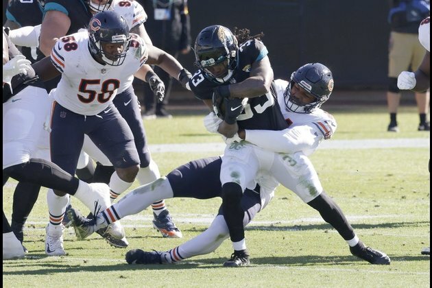 No holdout: Bears LB Roquan Smith, DE Robert Quinn report to camp