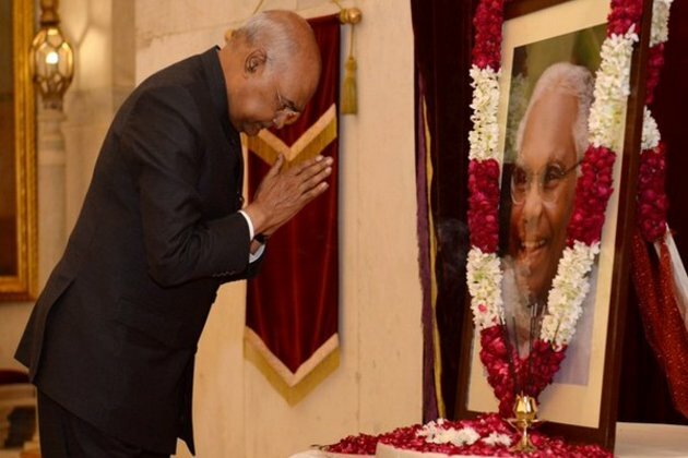 President Kovind pays floral tribute to former President KR Narayanan on his birth anniversary