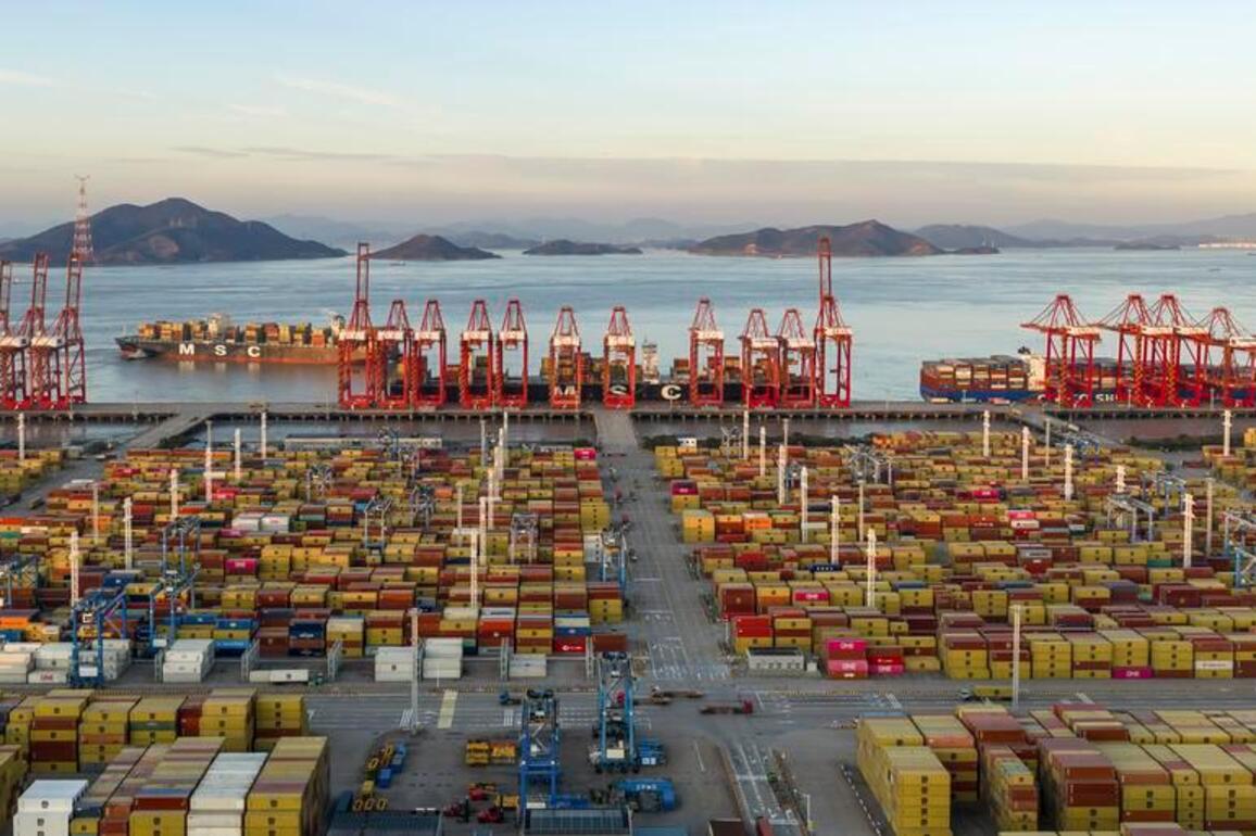China's super-large market creates global opportunities with record imports