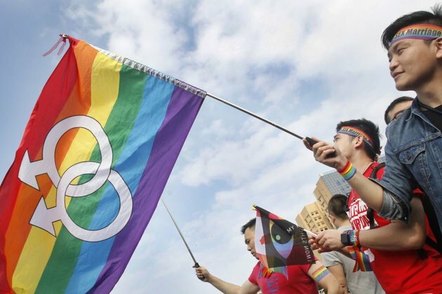 Taiwan MPs Urged to Back Government in Asia 1st Same-Sex Marriage Law