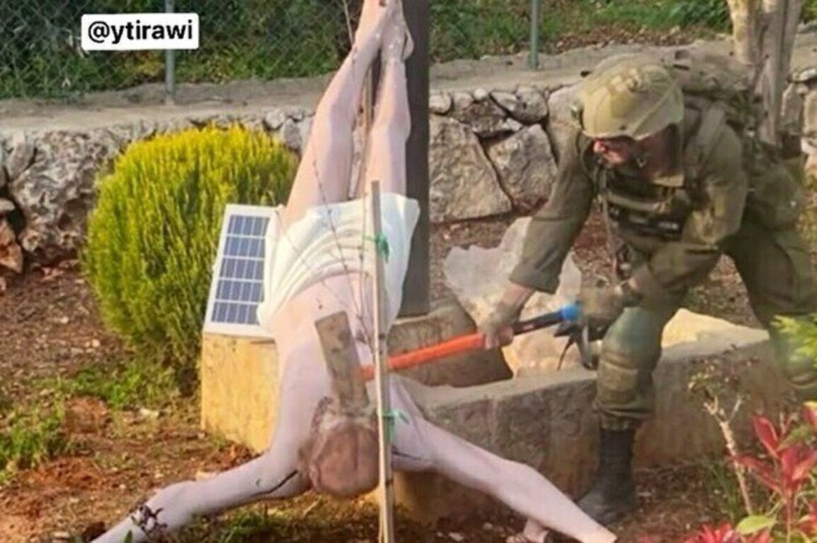IDF withdraws and jails soldiers for smashing statue of Jesus Christ