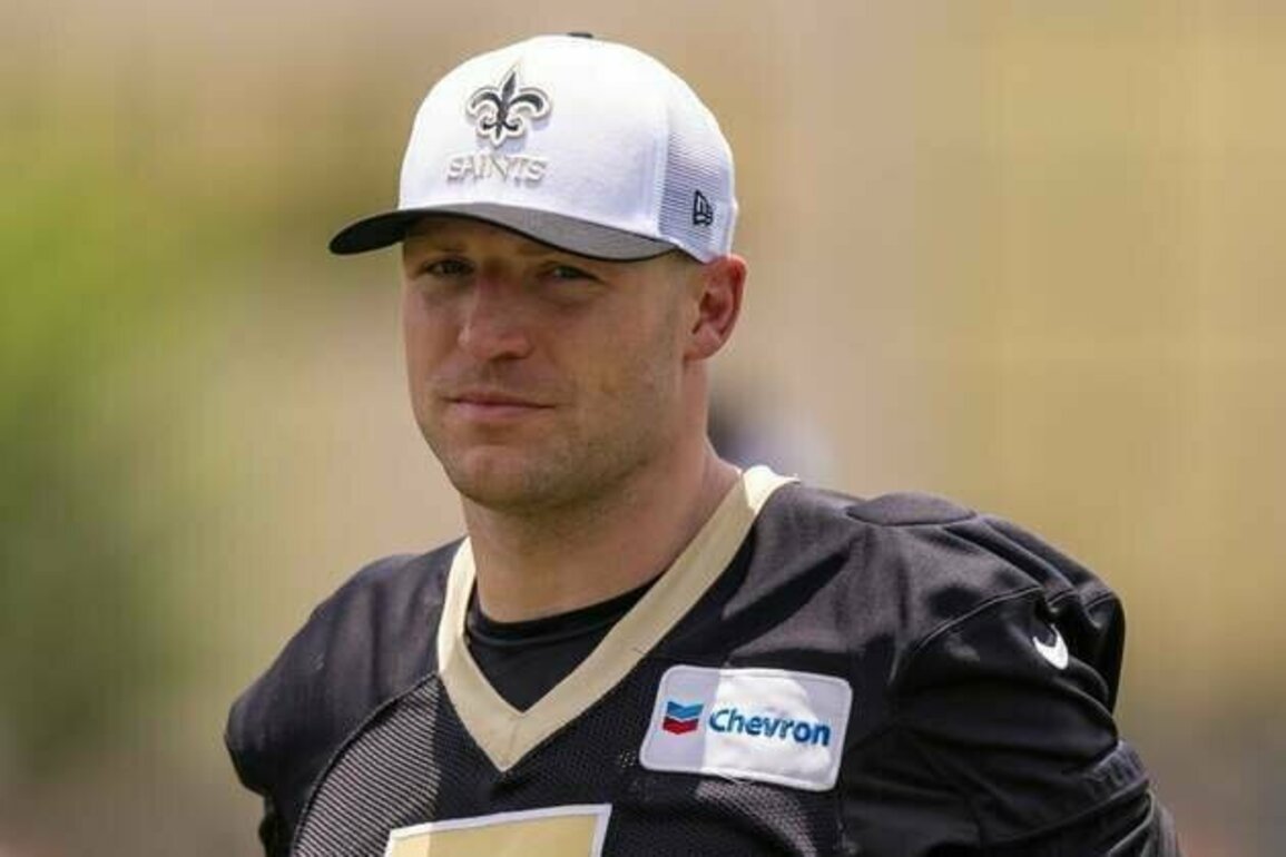 Saints' Taysom Hill, Foster Moreau active vs. Giants
