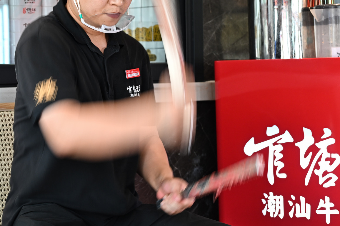 (Economy&Life) CHINA-GUANGDONG-CHAOZHOU-HOTPOT-BEEF INDUSTRY (CN)