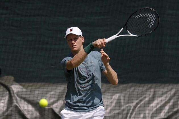 Jannik Sinner opens Wimbledon defense as odds-on title favorite
