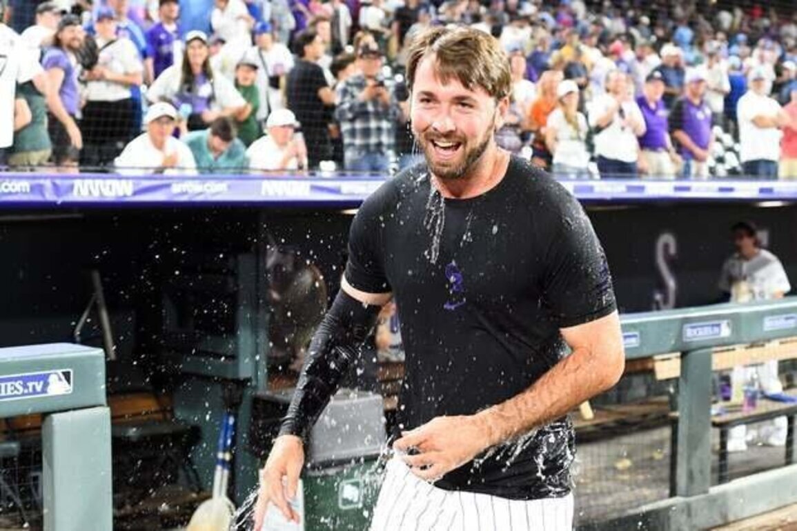 Sterlin Thompson's walk-off hit caps Rockies' rally past Cubs