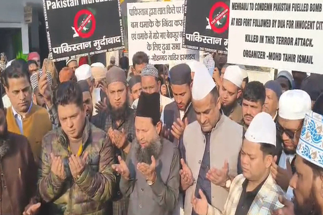 "Islam never supports radicalism:" People gather at Dargah to protest Delhi car blast
