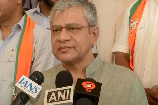 Union Minister Ashwini Vaishnaw offers prayers as PM Modi becomes longest-serving elected PM