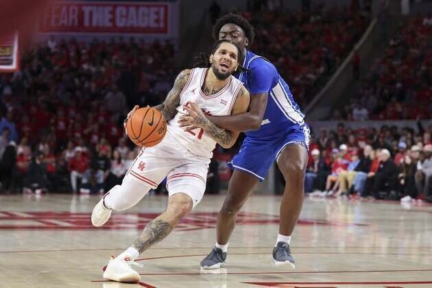 Top 25 roundup: No. 8 Houston muddles past Middle Tennessee