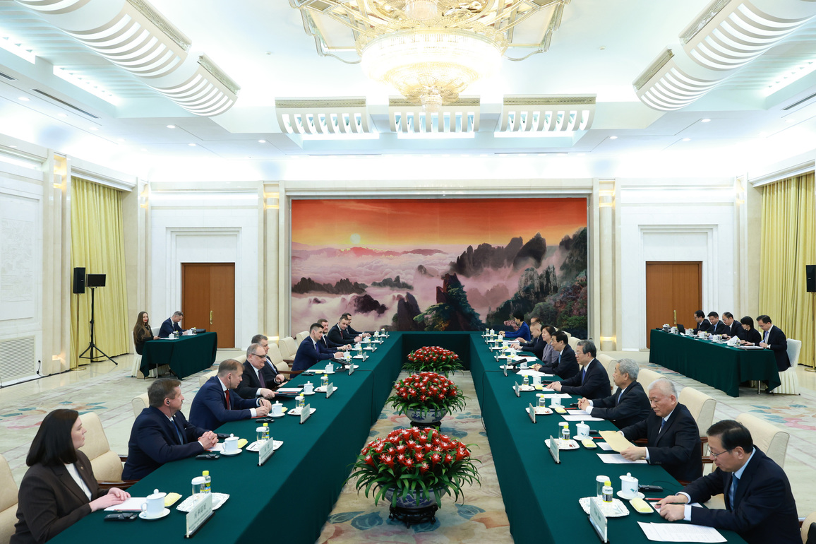CHINA-BEIJING-WANG HUNING-RUSSIA-LIBERAL DEMOCRATIC PARTY-DELEGATION-MEETING (CN)