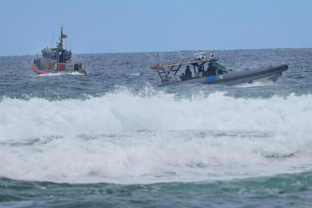 Three people killed after boat capsized off San Diego coast