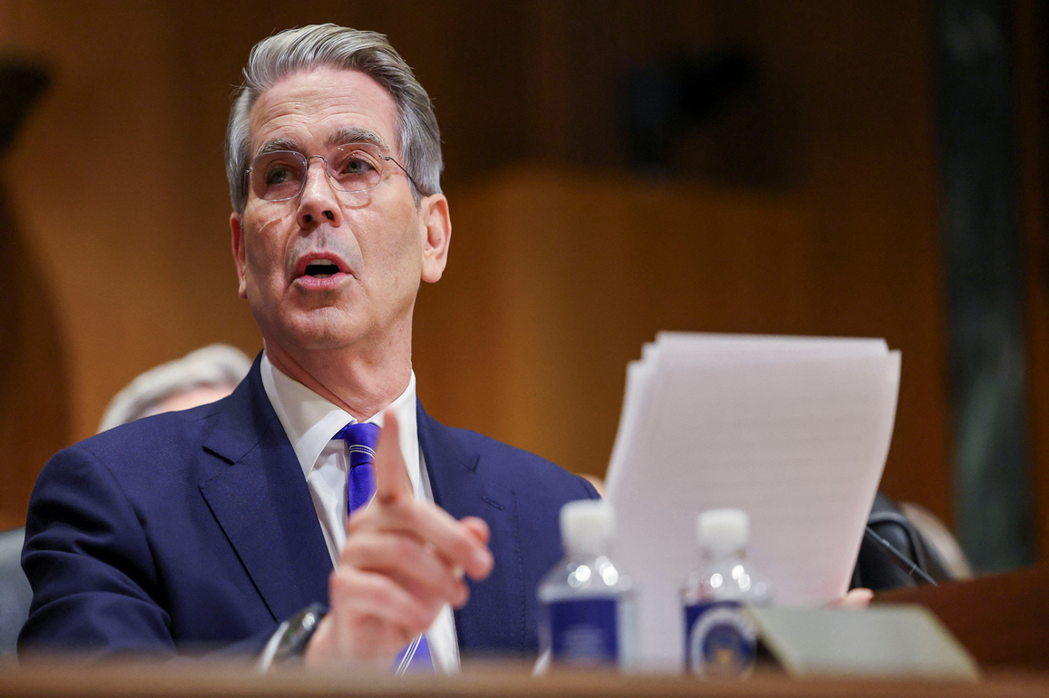 "US going to retake control of straits", says Scott Bessent