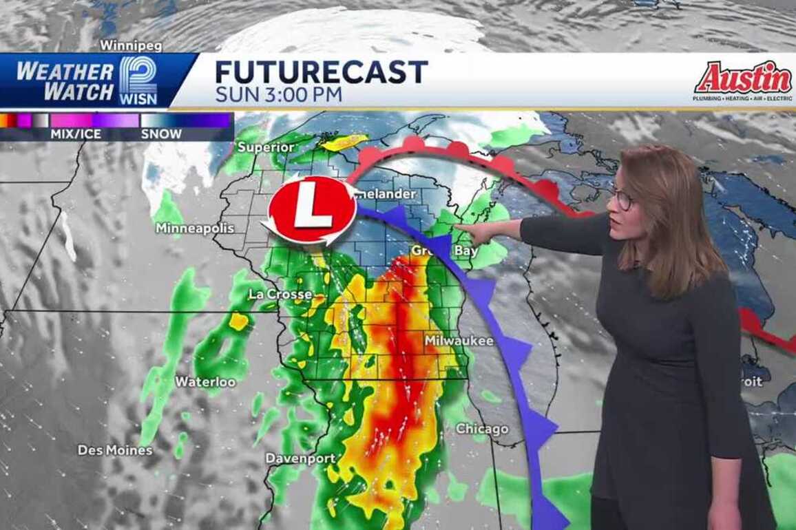 Weather- Heavy rain, wintry mix Sunday