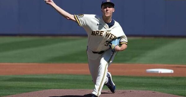Brewers, White Sox entrust Opening Day to younger All-Star flamethrowers