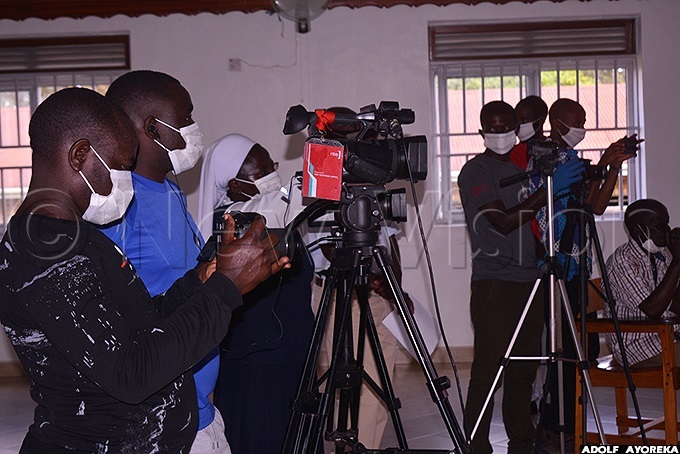 ournalists covering the press conference
