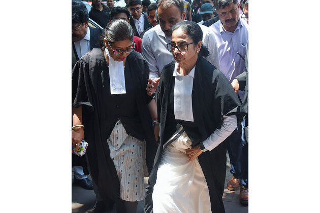 BCI writes to West Bengal Bar Council seeking records on Mamata Banerjee's advocate status