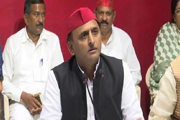 Akhilesh condoles death of Amar Singh, says deprived of his affection