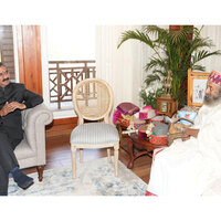Himachal CM offers prayers with Sri Sri Ravi Shankar at Panjpiri Sheetla Mata Temple