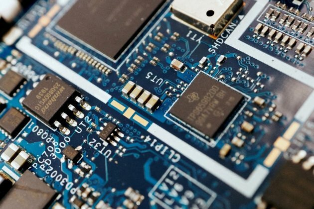 China, South Korea Agree to Strengthen Talks on Chip Industry