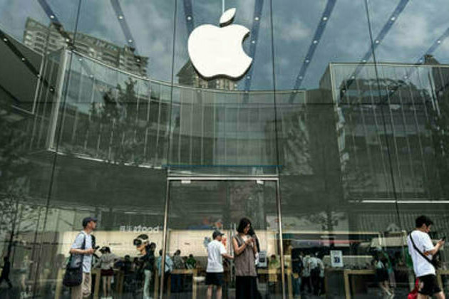 Apple closes store in China for first time